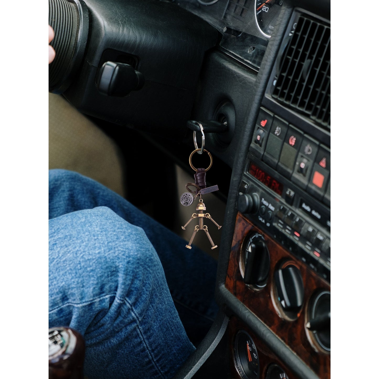 3D Screw Bolt Robot Keychain – Handmade Vintage Leather – Funny Gift Keyring Charm-AuPra