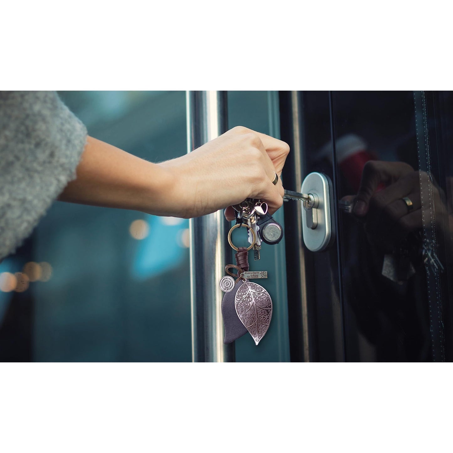 Leaf Keychain Charm – Handmade Vintage Leather – Botanical Gift Keyring-AuPra
