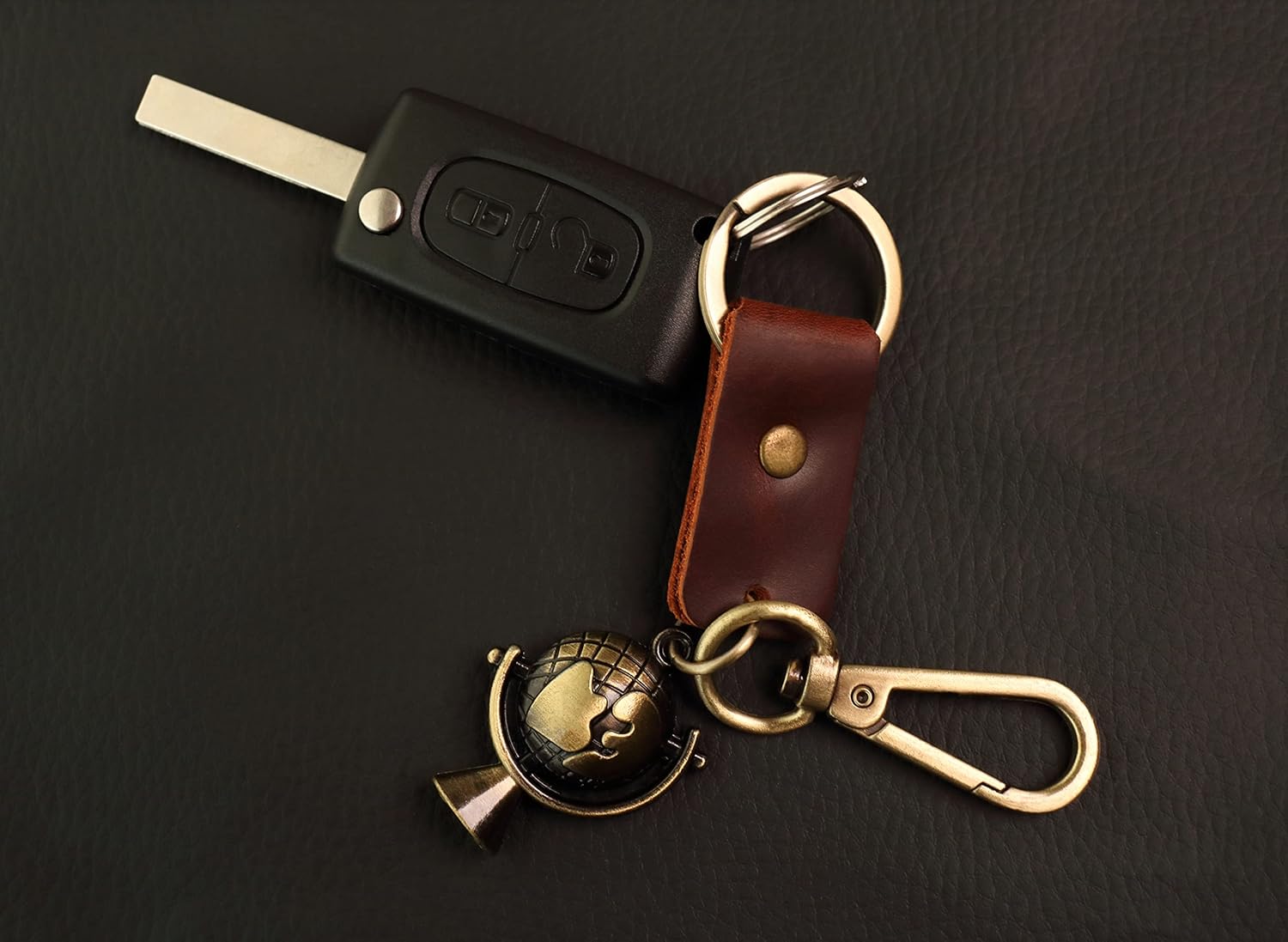 AuPra World Globe KeyChain Gift Women & Men Leather KeyRing Home Car Door Keys Holder Traveler Present
