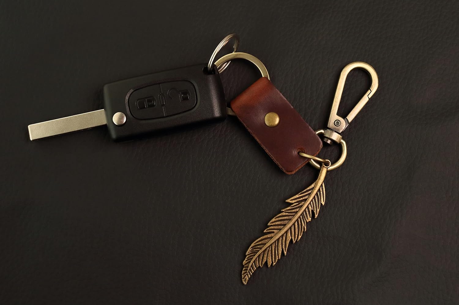 AuPra Feather KeyChain Gift Women & Men Leather KeyRing Home Car Keys Holder Present