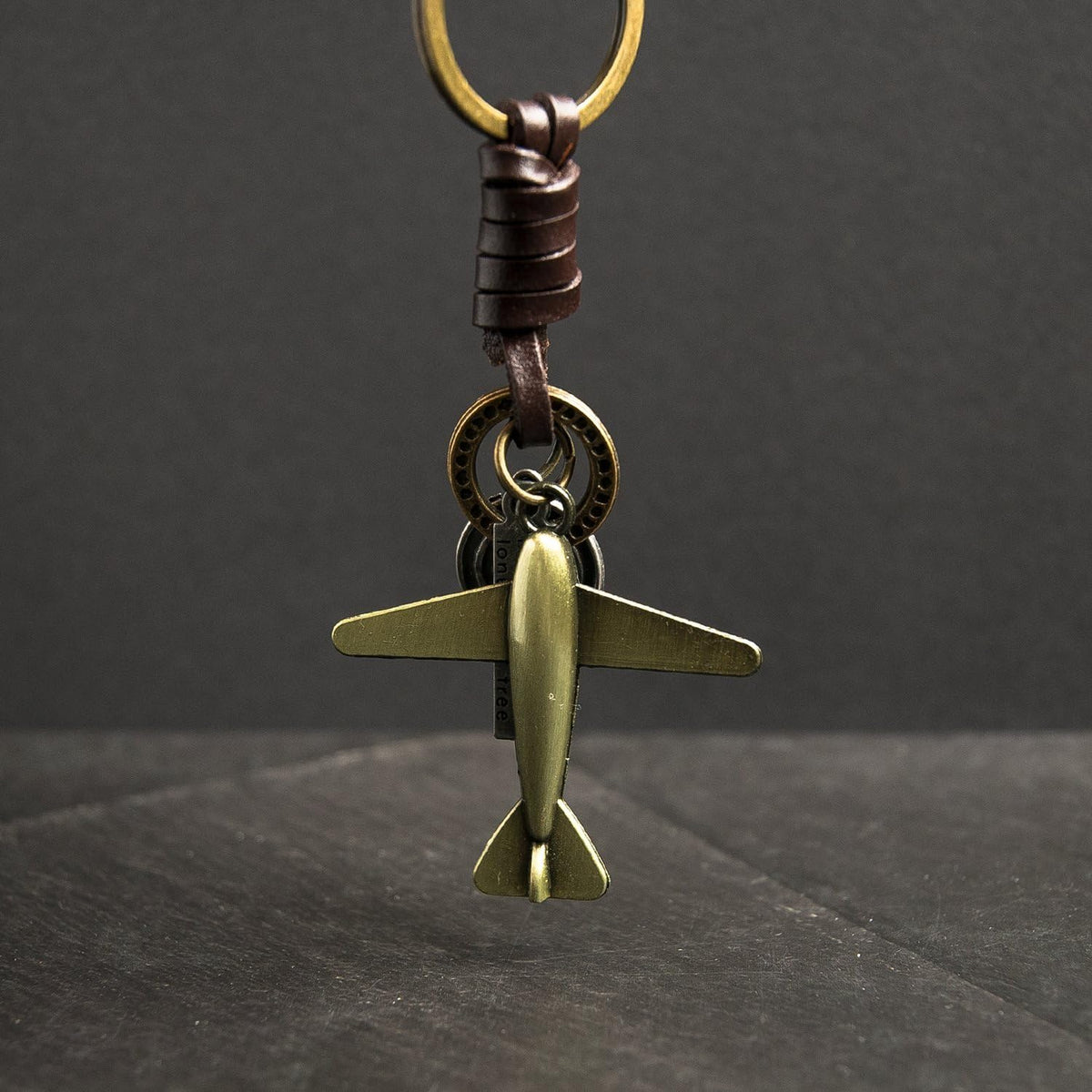 Airplane Keychain Charm – Handmade Vintage Leather – Pilot Gift Keyring-AuPra