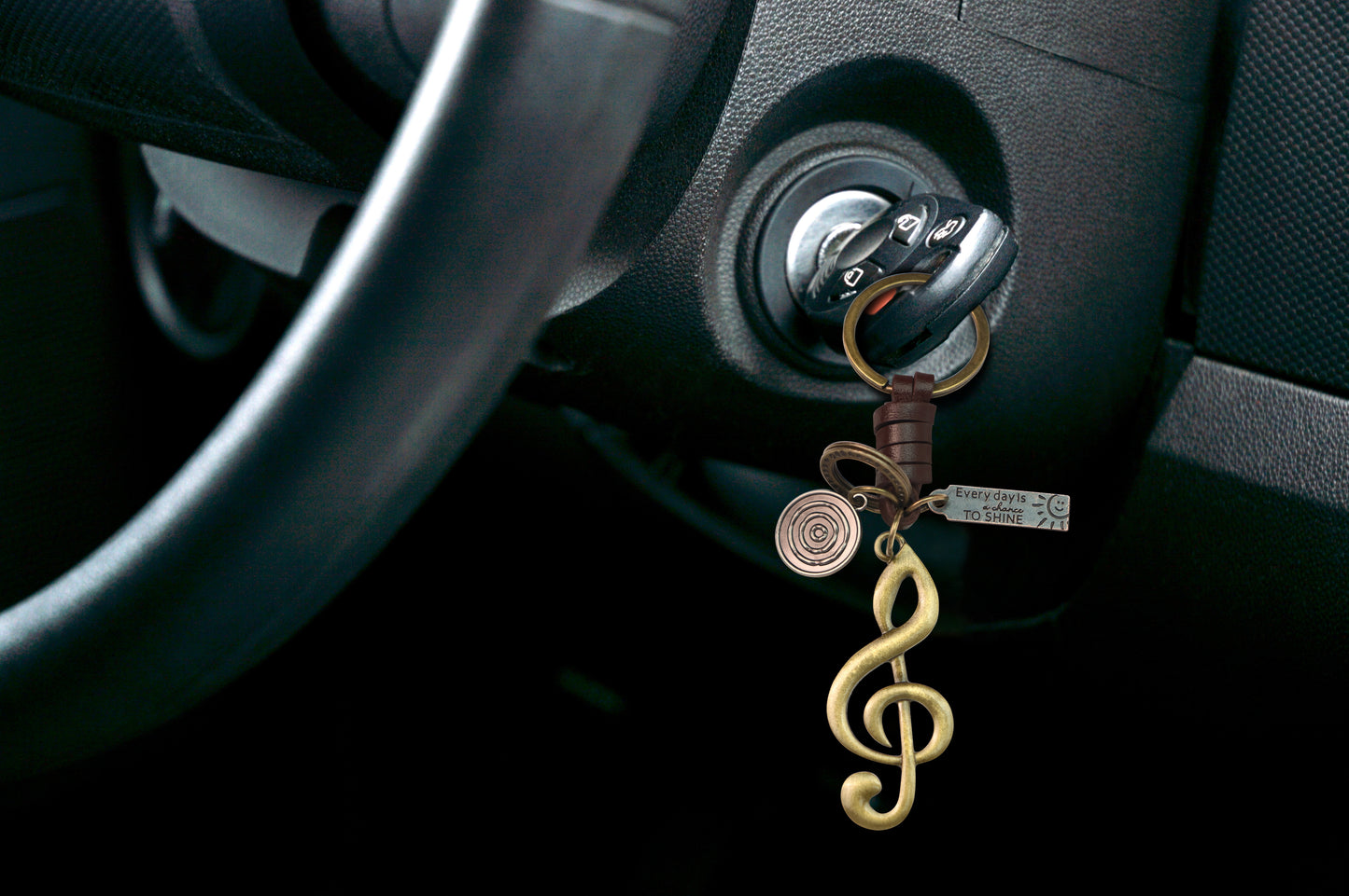 Treble Clef Keychain Charm – Handmade Vintage Leather – Music Note Gift Keyring
