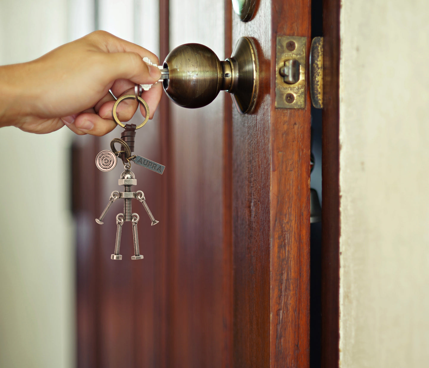3D Screw Bolt Robot Keychain – Handmade Vintage Leather – Funny Gift Keyring Charm