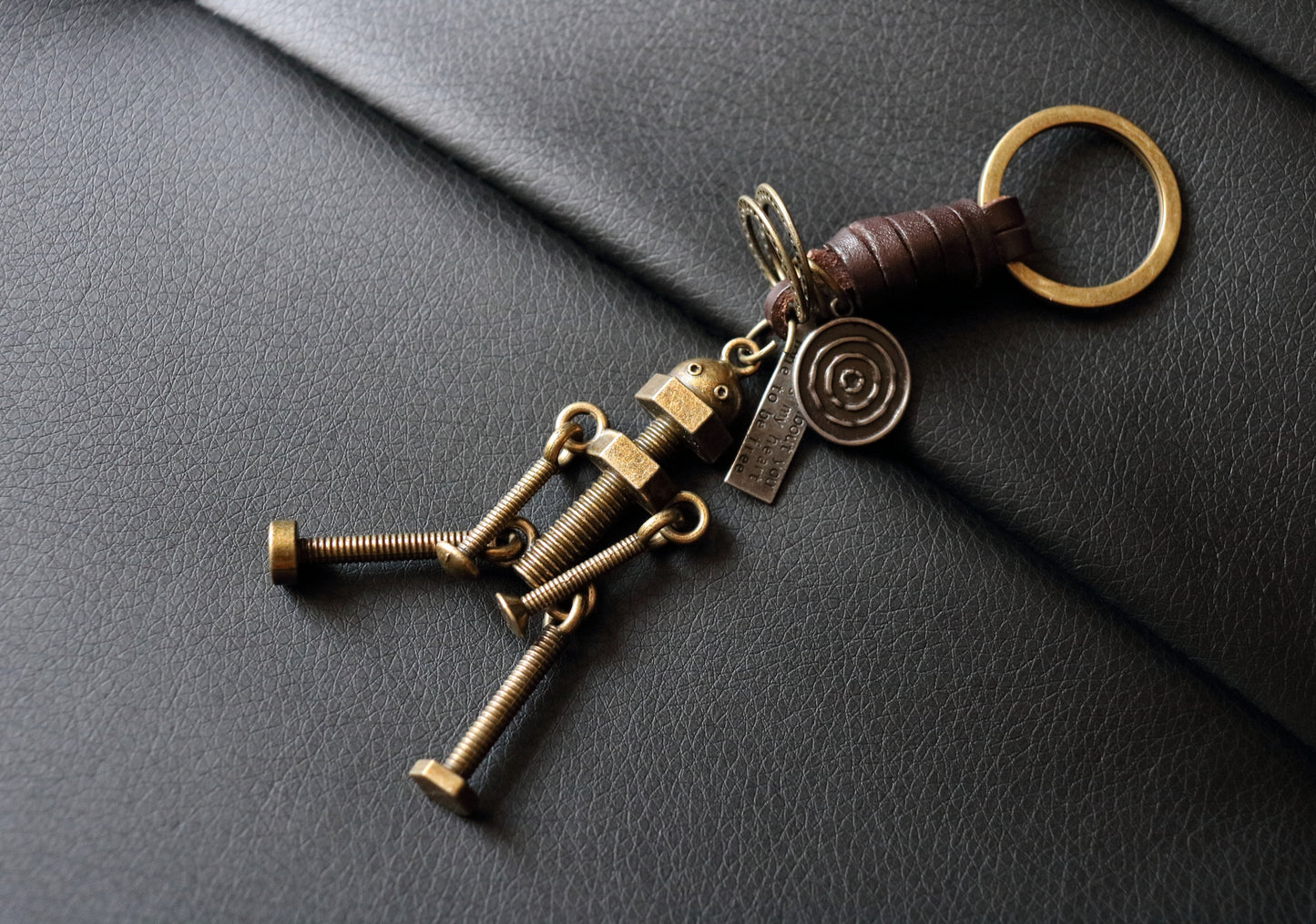 3D Screw Bolt Robot Keychain – Handmade Vintage Leather – Funny Gift Keyring Charm