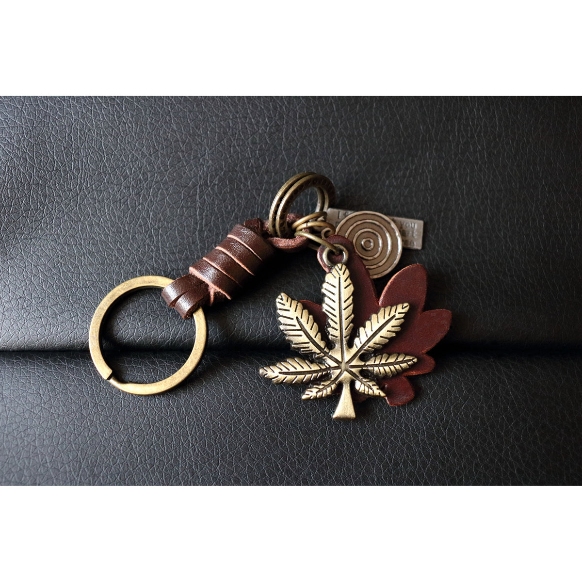 AuPra Weed Leaf Keyring – Reggae Gift