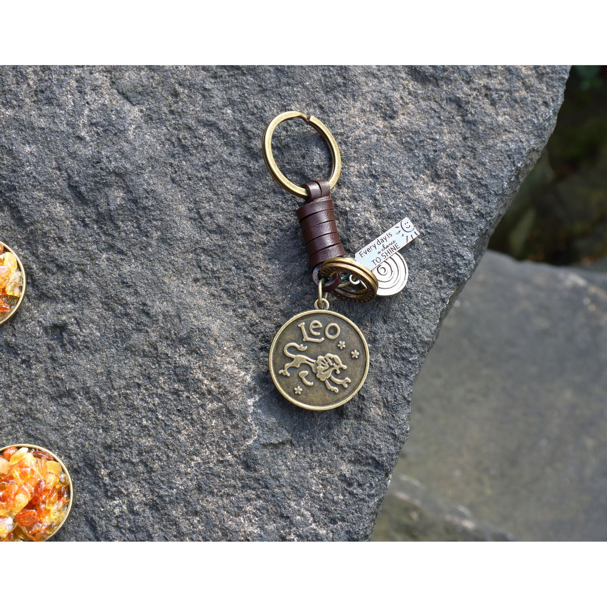 AuPra Leo Keyring – Amber Star Sign Gift