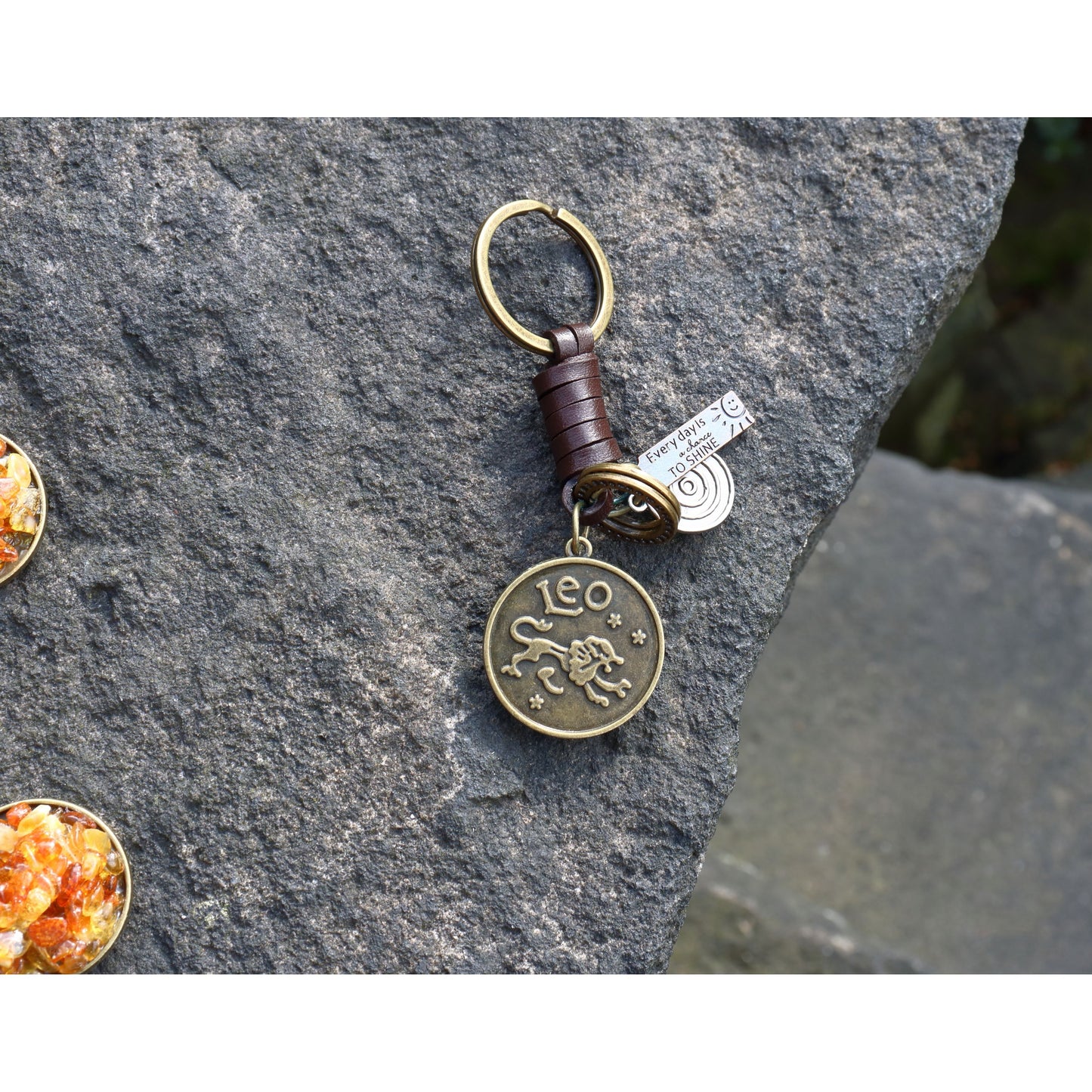 AuPra Leo Keyring – Amber Star Sign Gift