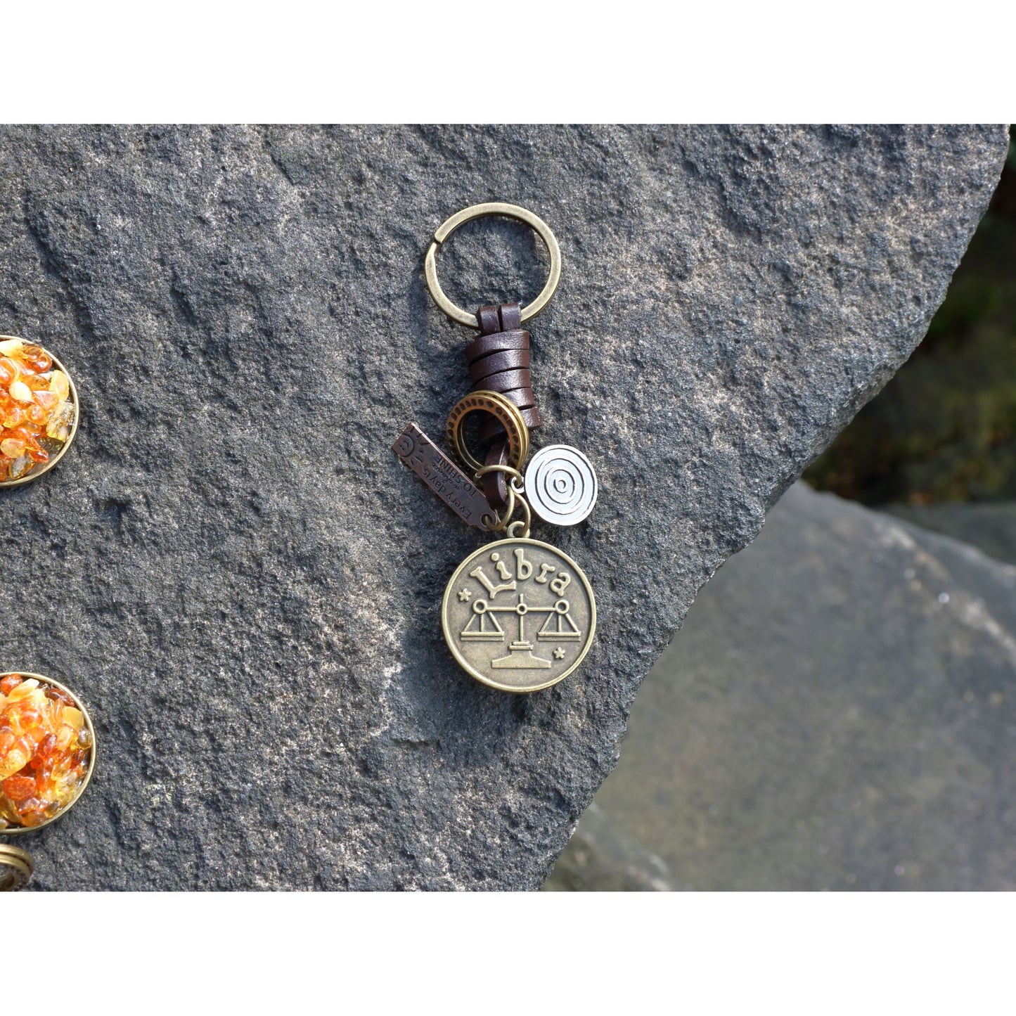 AuPra Libra Keyring – Amber Star Sign Gift