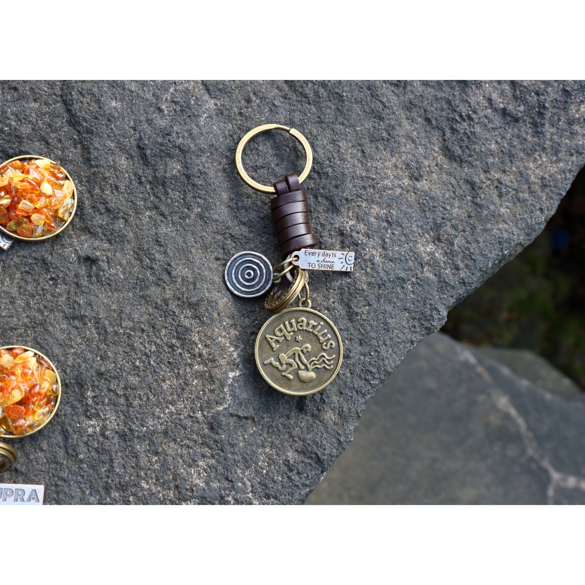 AuPra Aquarius Keyring – Amber Star Sign - Zodiac Keychain Gift