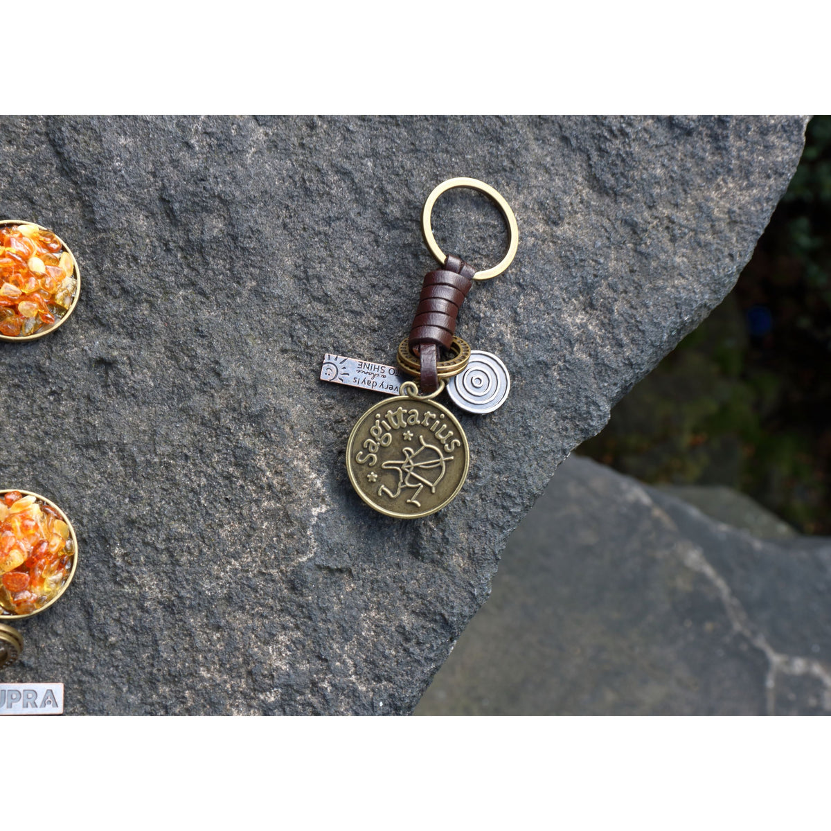 AuPra Sagittarius Keyring – Amber Star Sign Gift