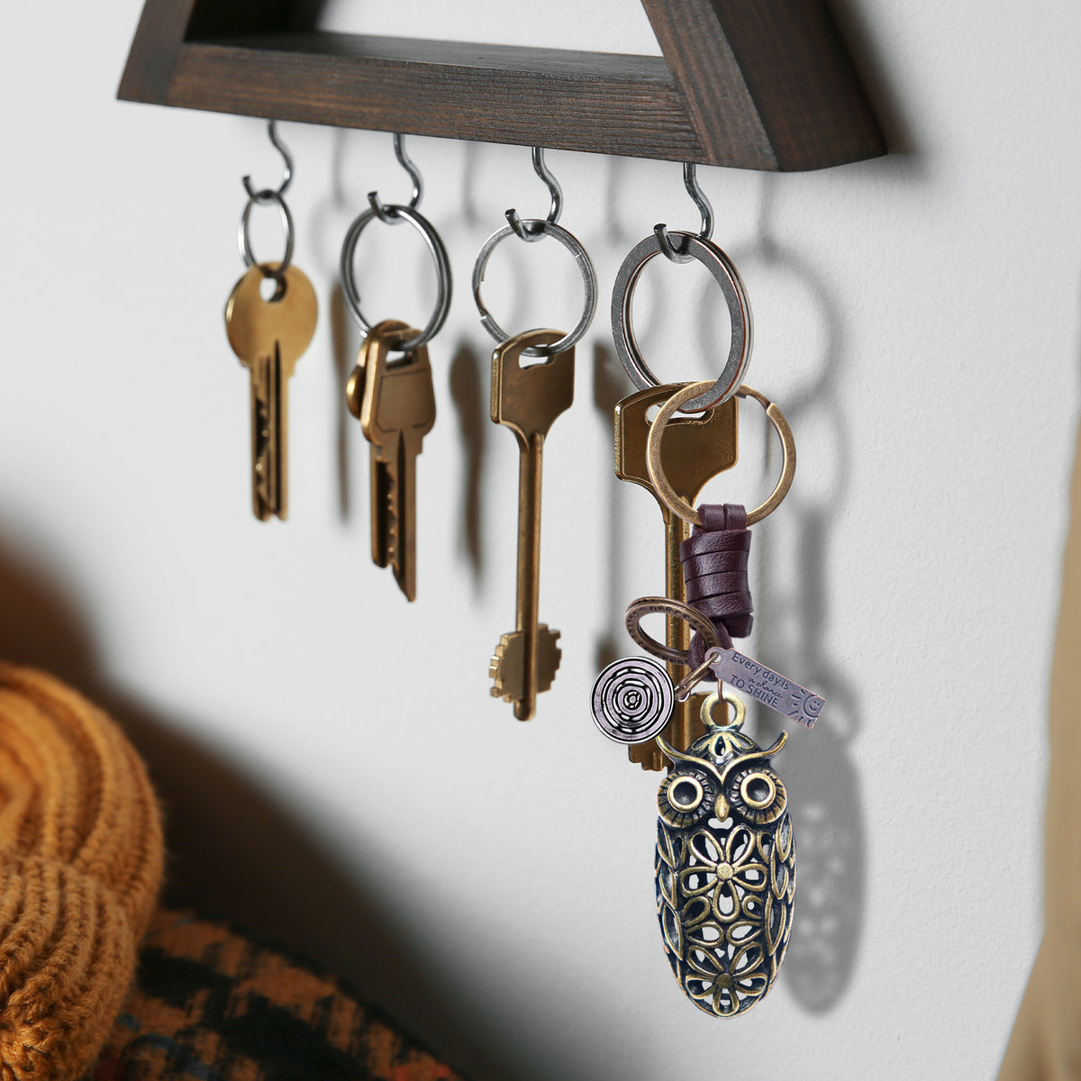 AuPra 3D Floral Owl Keyring – Elegant Charm Gift