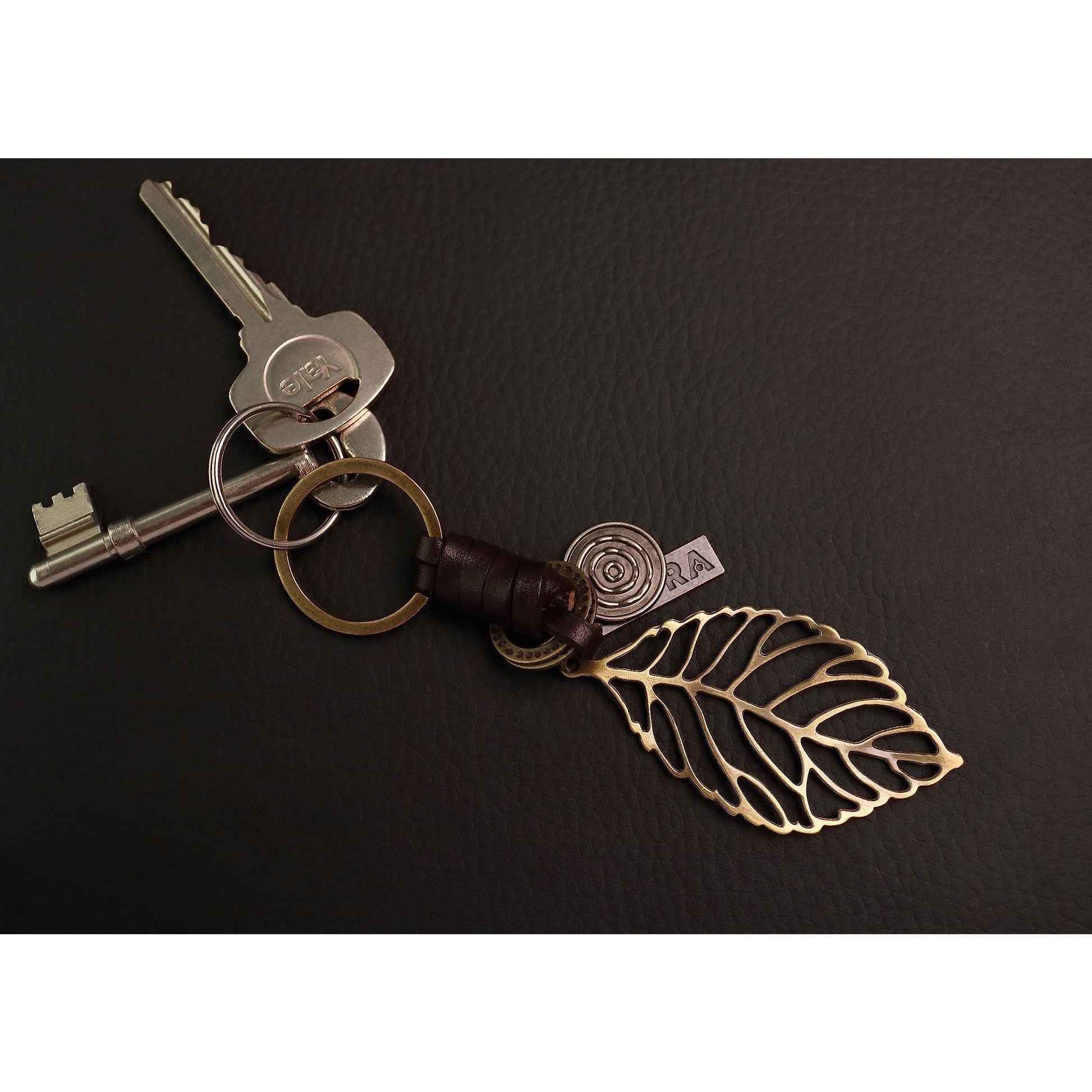 Leaf Keychain Charm – Handmade Vintage Leather – Botanical Gift Keyring-AuPra