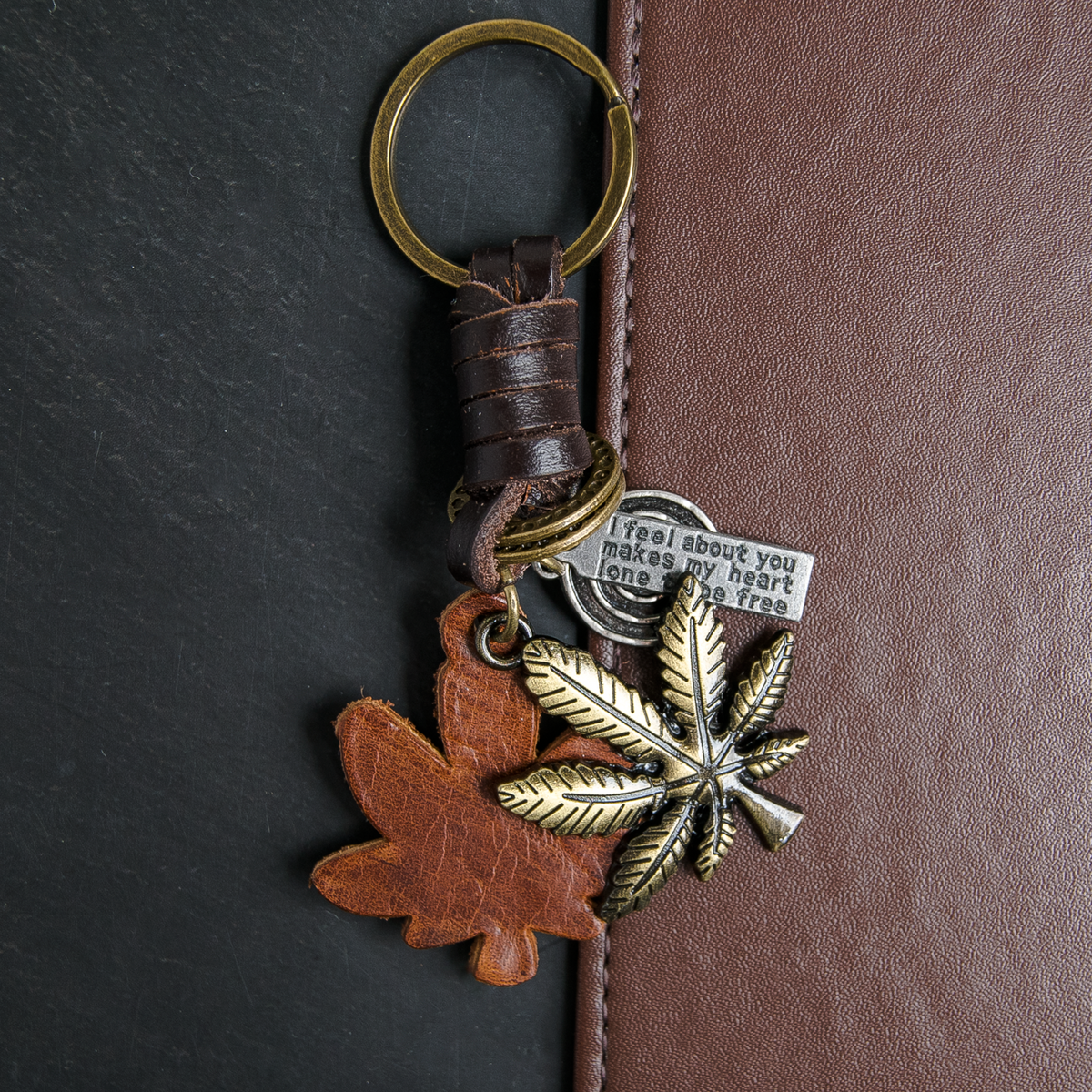 AuPra Weed Leaf Keyring – Reggae Gift