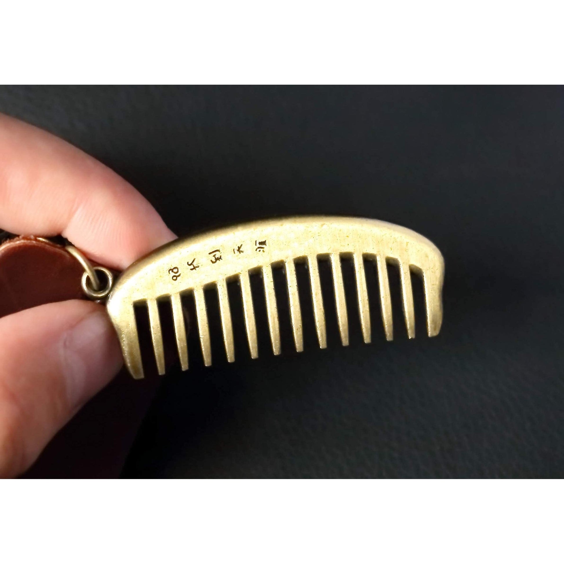 Comb Keychain Charm – Handmade Vintage Leather – Barber Gift Keyring-AuPra