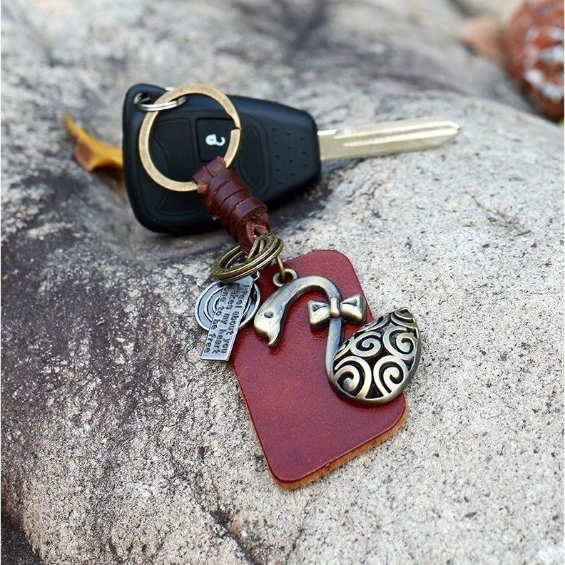 AuPra Swan Keyring – Elegant Bird Charm Gift