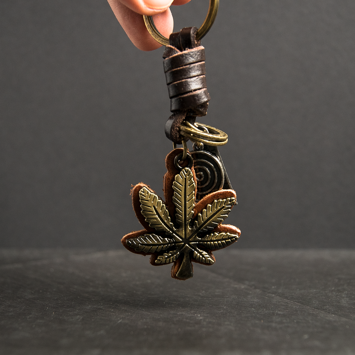 AuPra Weed Leaf Keyring – Reggae Gift